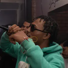 Hör dir JD Menace an, schau dir Musikvideos an, lies die Biografie, finde Tourdaten und mehr!