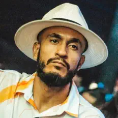 Escucha a Lukão DuFlow, mira videos musicales, lee su biografía, consulta las fechas de las gira y más.