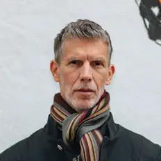 聆聽 Scott Blasey、觀看音樂影片、閱讀小傳、查看巡演日期等！