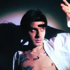 Escucha a Max Leo, mira videos musicales, lee su biografía, consulta las fechas de las gira y más.