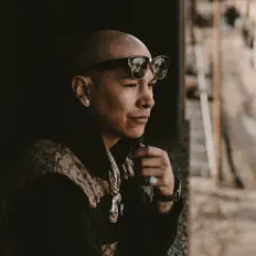 Posłuchaj wykonawcy Osh from the Ghost, obejrzyj teledyski, przeczytaj biografię, zobacz daty tras koncertowych i nie tylko!