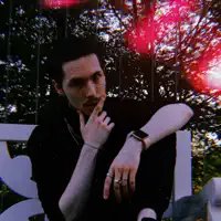 Ouça undefined, assista a videoclipes, leia a biografia, veja as datas das turnês e mais!