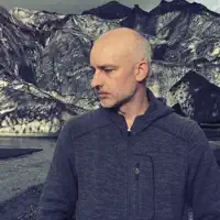 Ouça undefined, assista a videoclipes, leia a biografia, veja as datas das turnês e mais!