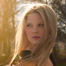 收听 Grace Brook、观看音乐视频、阅读小传、查看巡演日期等 ！