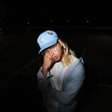 Ouça Luke Urbano, assista a videoclipes, leia a biografia, veja as datas das turnês e mais!