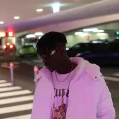 Young Richを聴いたり、ミュージックビデオを鑑賞したり、経歴やツアー日程などを確認したりしましょう！