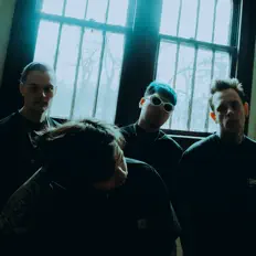 Dengarkan Born a New, tonton video musik, baca bio, lihat tanggal tur & lainnya!