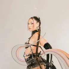 收听 Karra、观看音乐视频、阅读小传、查看巡演日期等 ！