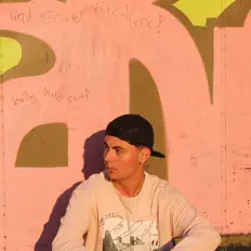 Hör dir Betraw an, schau dir Musikvideos an, lies die Biografie, finde Tourdaten und mehr!