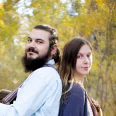 Moonstruck Melodiesを聴いたり、ミュージックビデオを鑑賞したり、経歴やツアー日程などを確認したりしましょう！