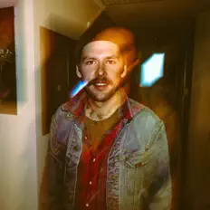 收听 Taylor Kingman、观看音乐视频、阅读小传、查看巡演日期等 ！