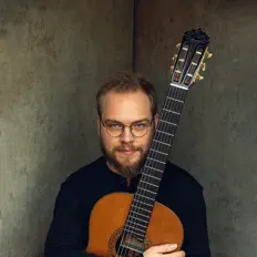 Dengarkan Francisco Luz, tonton video musik, baca bio, lihat tanggal tur & lainnya!
