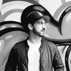 Luister naar TUCCIO, bekijk muziekvideo's, lees de bio, bekijk de tourdata, en meer!