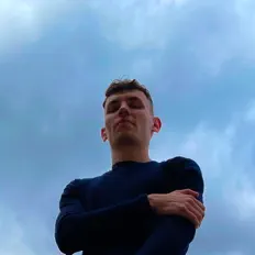 收听 XyOn、观看音乐视频、阅读小传、查看巡演日期等 ！