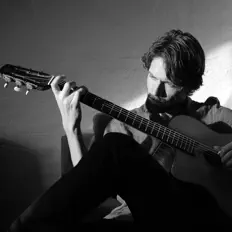 聆聽 Django Project、觀看音樂影片、閱讀小傳、查看巡演日期等！