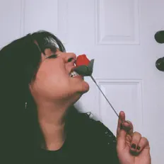 ENTITY: песни, клипы, биография, даты выступлений и многое другое.