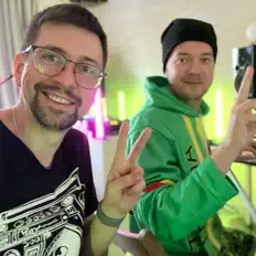 Poslechněte si interpreta 2trancY, sledujte hudební videa, přečtěte si životopis, podívejte se na data turné a další informace.