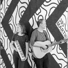 Dengarkan The Flip Phones, tonton video musik, baca bio, lihat tanggal tur & lainnya!