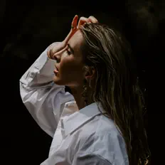 Listen to Jaclyn Visser, watch music videos, read bio, see tour dates & more!