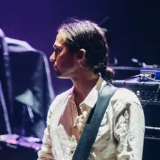 Listen to Peinto, watch music videos, read bio, see tour dates & more!