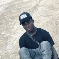 Hör dir undefined an, schau dir Musikvideos an, lies die Biografie, finde Tourdaten und mehr!