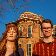 Poslechněte si interpreta Kangaroo Kourt, sledujte hudební videa, přečtěte si životopis, podívejte se na data turné a další informace.