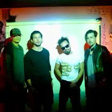 Sun City Riot을(를) 듣고, 뮤직 비디오를 보고, 약력을 읽고, 투어 일정 등을 확인하세요!