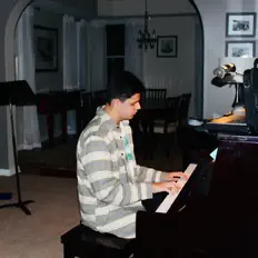 Écoutez nolan valero, regardez des vidéoclips, lisez la biographie, consultez les dates de tournée et plus encore !