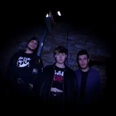 Poslechněte si interpreta LADY SHOULDERS, sledujte hudební videa, přečtěte si životopis, podívejte se na data turné a další informace.