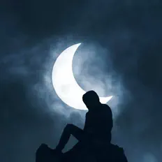 Poslechněte si interpreta 1N1GHT, sledujte hudební videa, přečtěte si životopis, podívejte se na data turné a další informace.