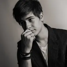 Poslechněte si interpreta Vaughn Prangley, sledujte hudební videa, přečtěte si životopis, podívejte se na data turné a další informace.