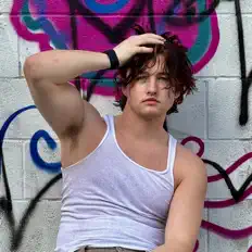 Escucha a Clarence Levine, mira vídeos musicales, lee la biografía, consulta fechas de giras y mucho más.