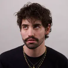 Elie Bashkow: песни, клипы, биография, даты выступлений и многое другое.