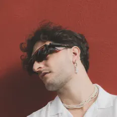 Ascolta Andrew Fair, guarda video musicali, leggi la biografia, vedi le date del tour & altro!