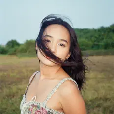Mariani Oelongを聴いたり、ミュージックビデオを鑑賞したり、経歴やツアー日程などを確認したりしましょう！