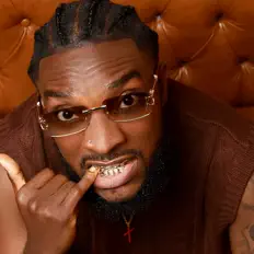 Escucha a Mansa Mili, mira vídeos musicales, lee la biografía, consulta fechas de giras y mucho más.