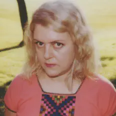 Friends of the Ovalを聴いたり、ミュージックビデオを鑑賞したり、経歴やツアー日程などを確認したりしましょう！