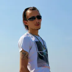 Dengarkan Indo, tonton video musik, baca bio, lihat tanggal tur & lainnya!