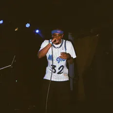 Escucha a Watuh, mira videos musicales, lee su biografía, consulta las fechas de las gira y más.