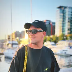 Escucha a Karminemusik, mira videos musicales, lee su biografía, consulta las fechas de las gira y más.