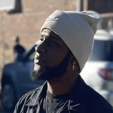 Posłuchaj wykonawcy YuhBlack, obejrzyj teledyski, przeczytaj biografię, zobacz daty tras koncertowych i nie tylko!