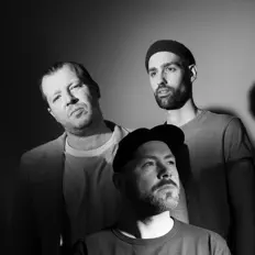 Écoutez Guvvy, regardez des vidéoclips, lisez la biographie, consultez les dates de tournée et plus encore !