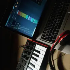 收听 Uncle Muse、观看音乐视频、阅读小传、查看巡演日期等 ！