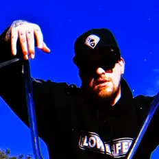 Ouça Charlie Classic, assista a videoclipes, leia a biografia, veja as datas das turnês e mais!