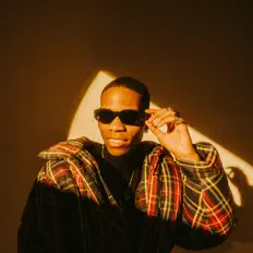 Écoutez O. Ewola, regardez des vidéoclips, lisez la biographie, consultez les dates de tournée et plus encore !