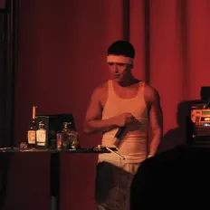 Poslechněte si interpreta White Tee Pat, sledujte hudební videa, přečtěte si životopis, podívejte se na data turné a další informace.