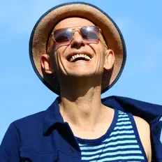 Escucha a Gari Grèu, mira videos musicales, lee su biografía, consulta las fechas de las gira y más.