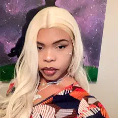 聆聽 Crystal McKnight、觀看音樂影片、閱讀小傳、查看巡演日期等！