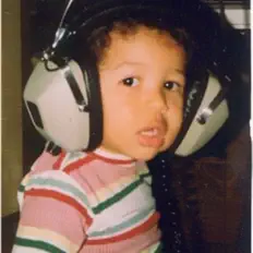 聆聽 JG Eargazm、觀看音樂影片、閱讀小傳、查看巡演日期等！