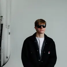 Ouça OB, assista a videoclipes, leia a biografia, veja as datas das turnês e mais!